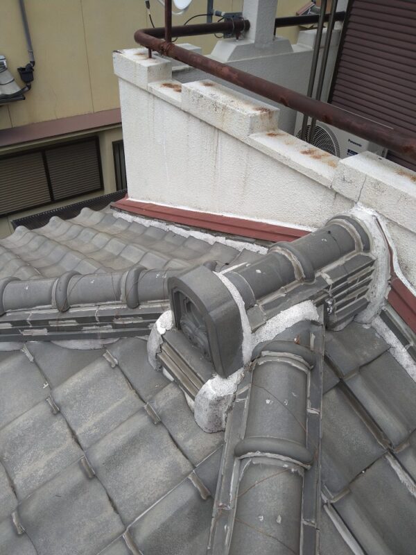 長雨に備える屋根修理