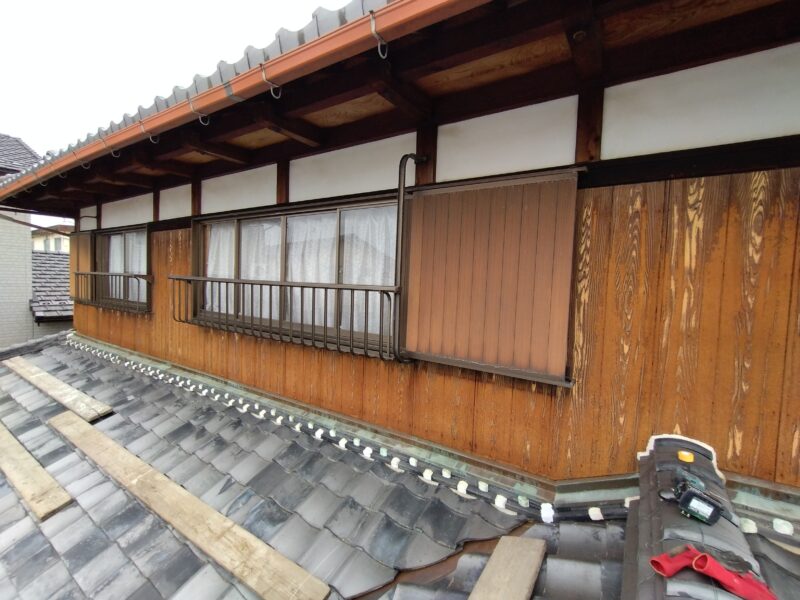 見えない隙間が、雨の入口になることもあります