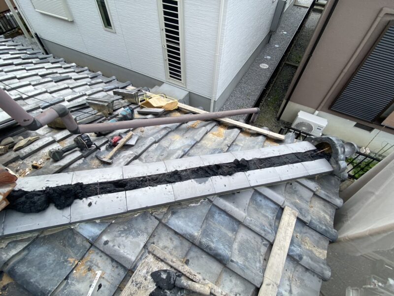 漆喰補修で雨漏り?正しい瓦屋根工事を知っておきたい理由