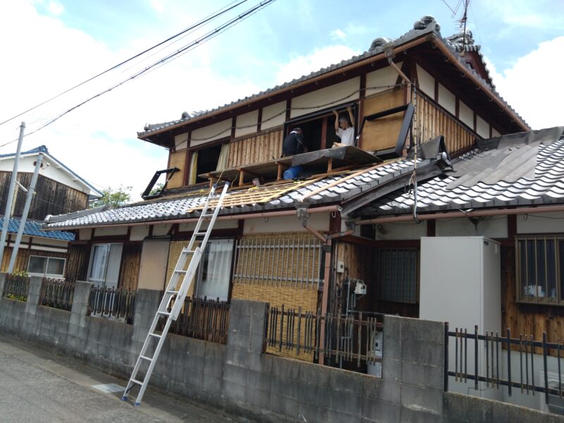 「どんな雨の日に起きるのか」**を覚えておくと