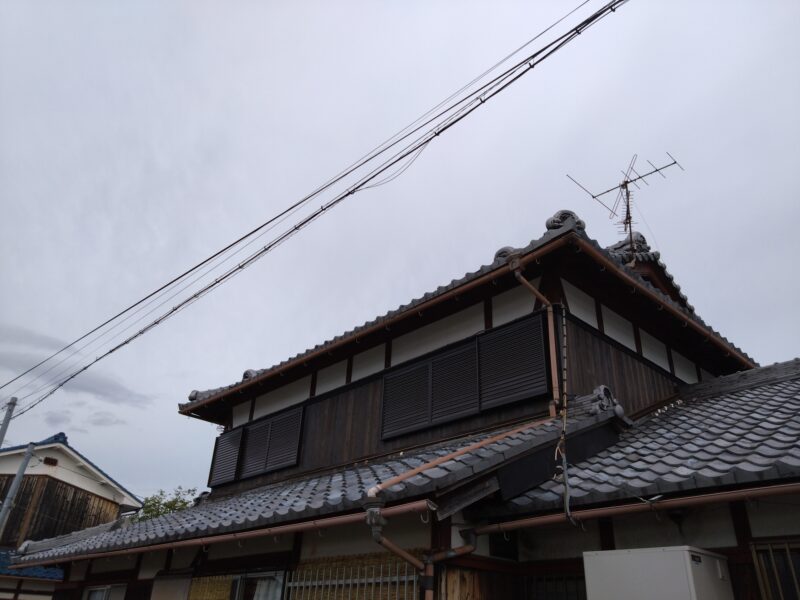 「どんな雨の日に起きるのか」**を覚えておくと